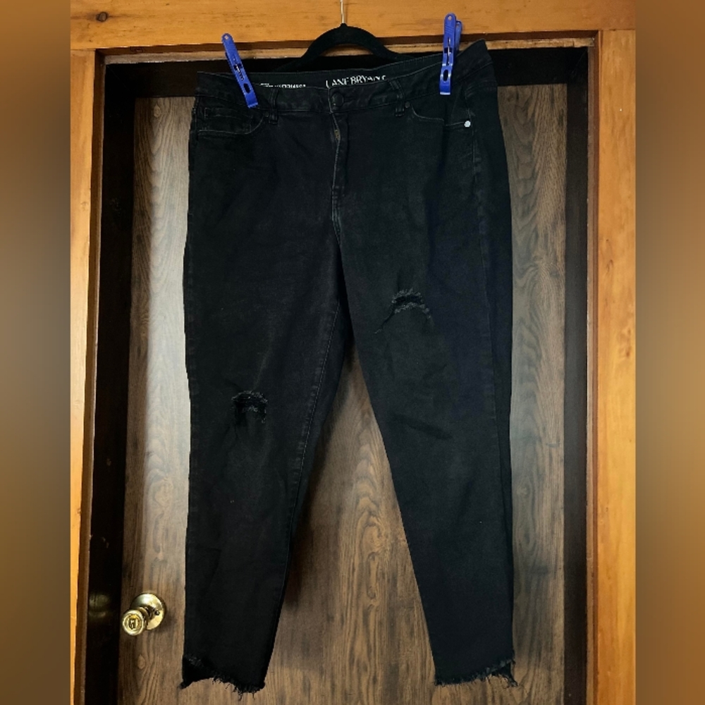 Lane Bryant Mid Rise Super Stretch Ankle Jeans Distressed Black size 18